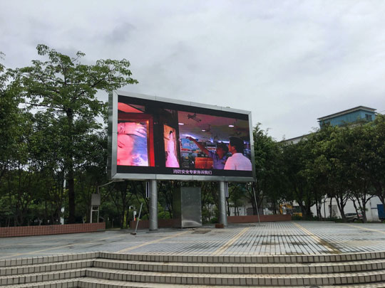 長(zhǎng)條液晶屏在戶外天氣顯示方向的應(yīng)用